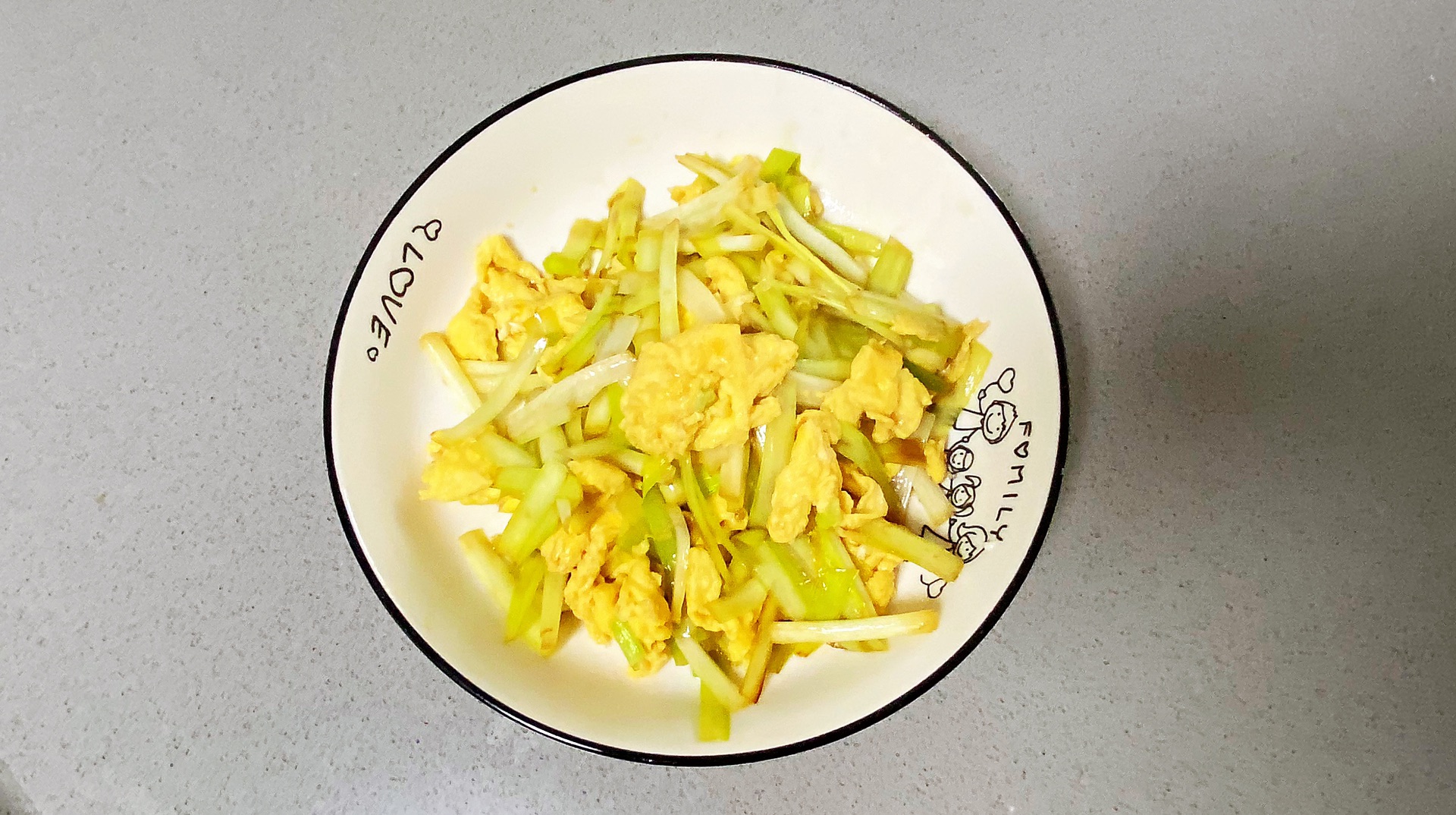 韭黄炒鸡蛋烹饪指南，家常美食制作大全