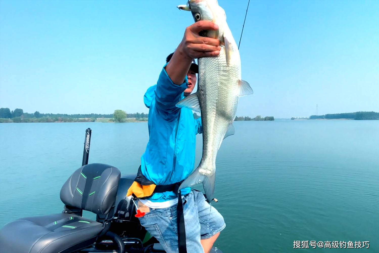 路亞釣魚藝術(shù)探索，釣魚圖片大全