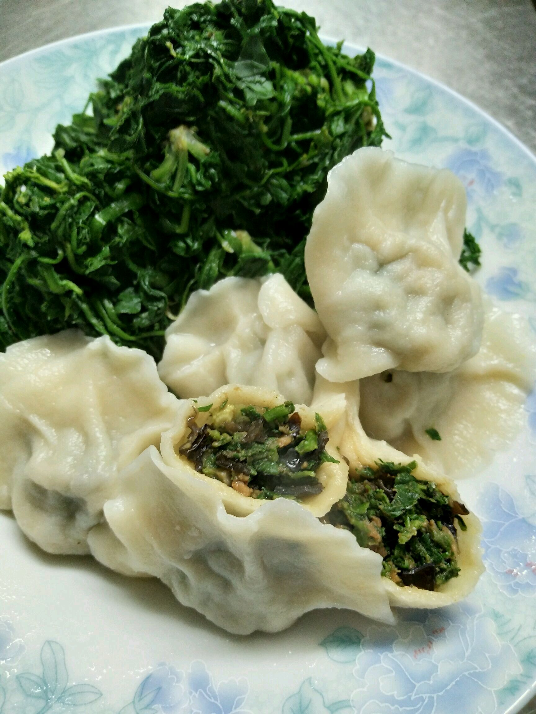 荠菜肉馅饺子制作教程，传统美食的烹饪艺术之道